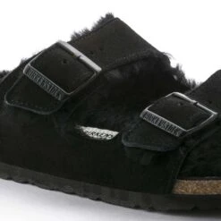 Birkenstock Arizona Shearling Sandal - Black - Regular/Wide -BROOKS Sales Shop 752663 detail 1